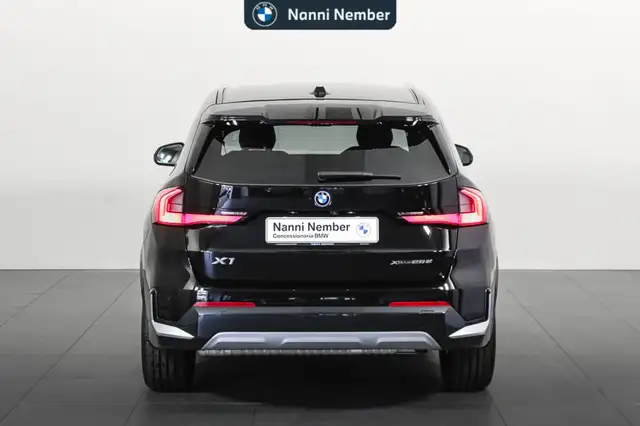BMW Ix1 view 5