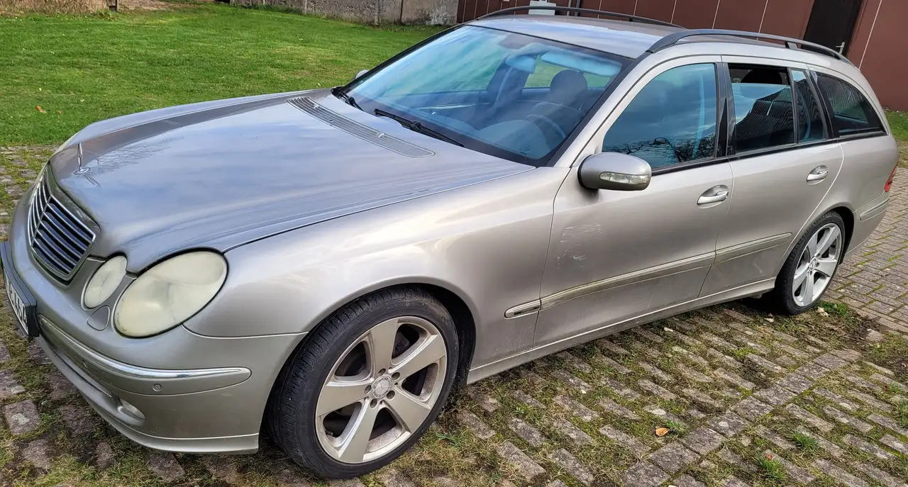 Mercedes-Benz E 270
