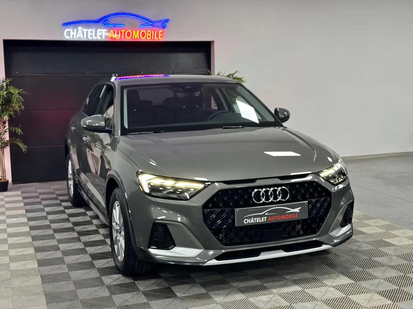 Audi A1 Allstreet 1.0 Essence Automatique 0 km Neuf 2025 Gris - 2
