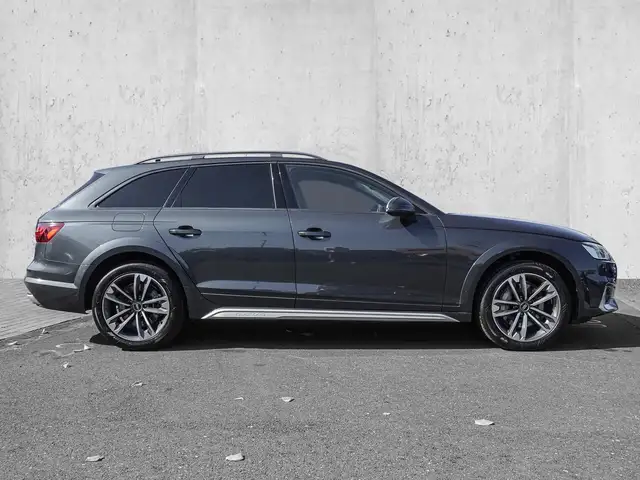 Audi A4 view 5