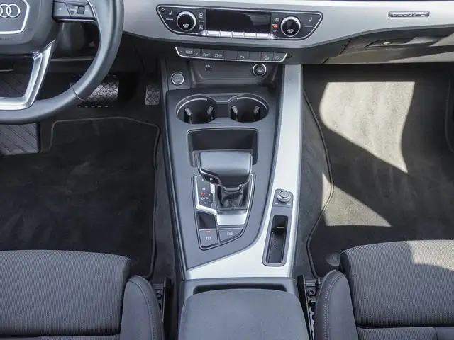 Audi A4 view 14