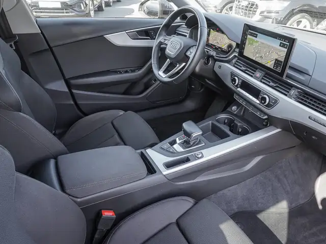 Audi A4 view 8