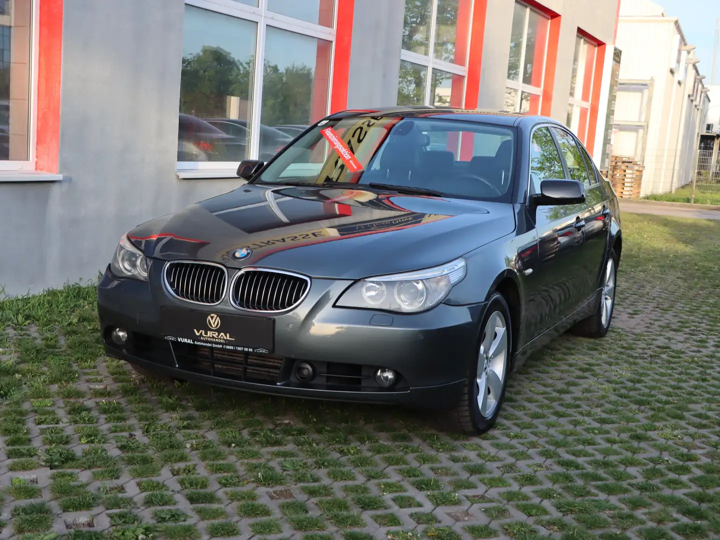 BMW 530 530d xDrive*ERSTBESITZ* Сірий - 2