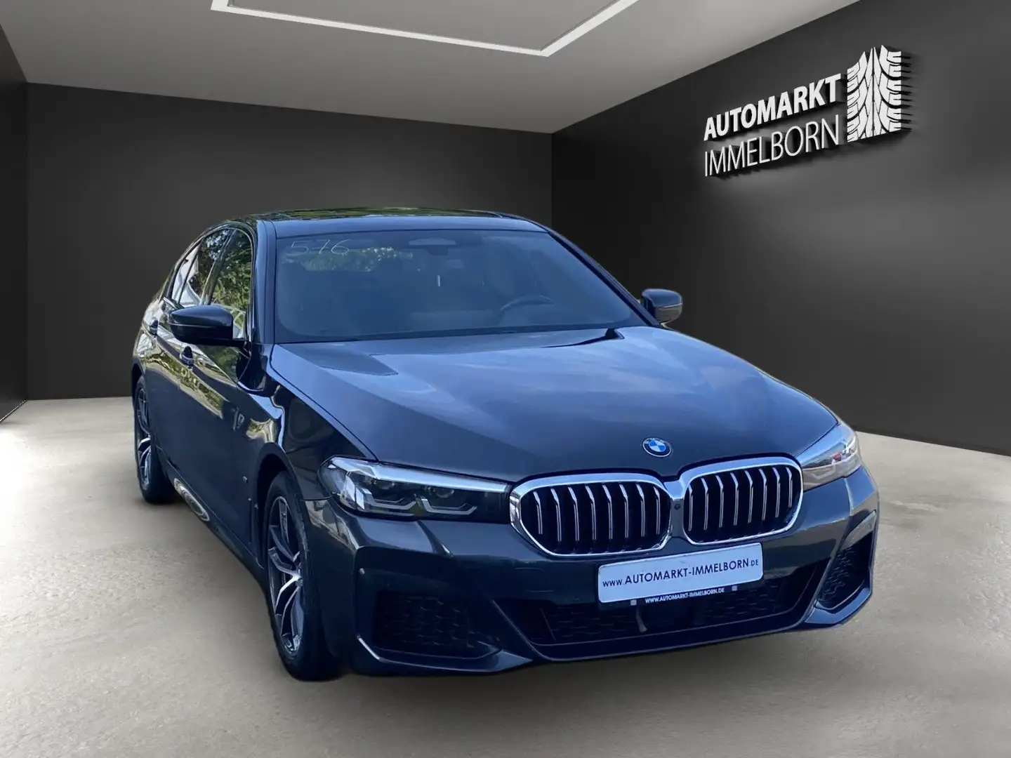 BMW 530 i xDrive M Sport Sdach*HUD*Laser*ACC*belüSit Grau - 2