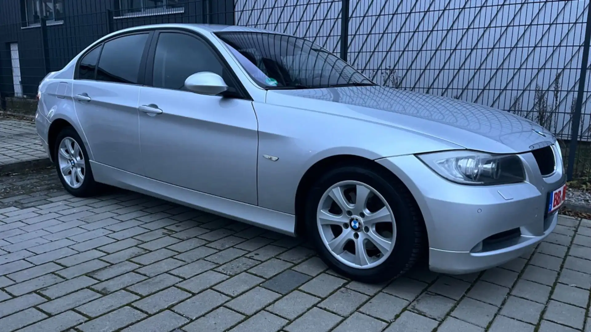 BMW 320 d DIESEL FACELIFT AUTOMATIK TÜV,NAVI,KLIMA Grau - 2