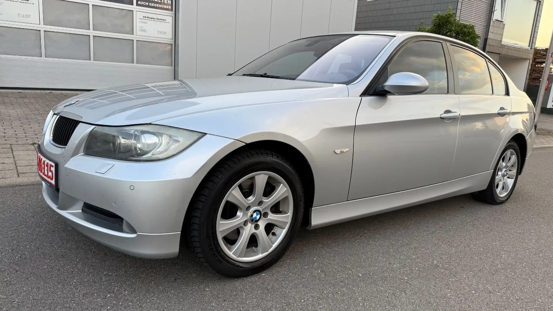 BMW 320 d DIESEL FACELIFT AUTOMATIK TÜV,NAVI,KLIMA Grigio - 1
