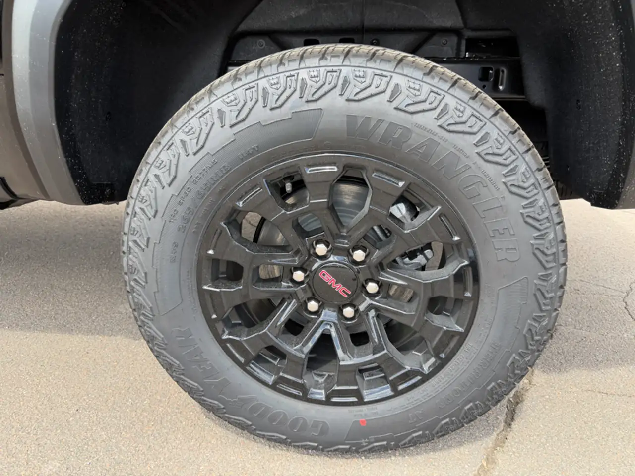 GMC Canyon снимка GMC Canyon