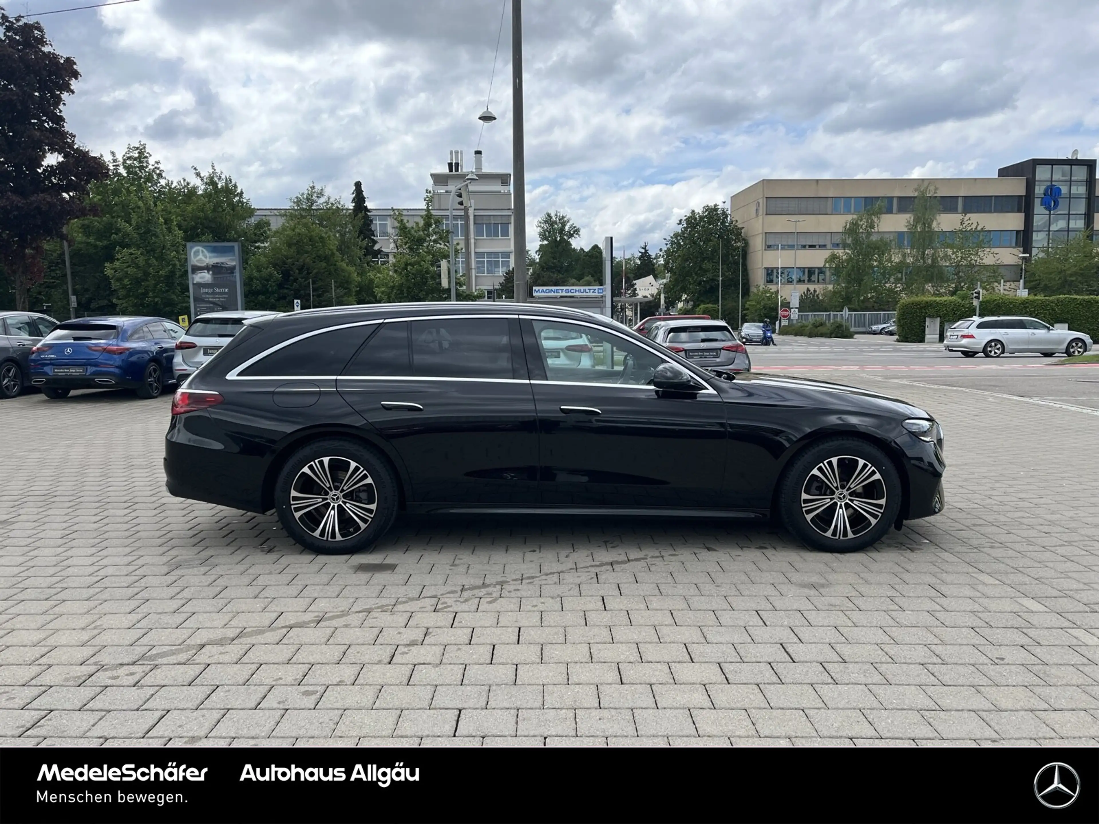 Mercedes-Benz E 220 E 220 T d 4M Avantgarde Airmatic 360° Fahr-Assi — photo 6