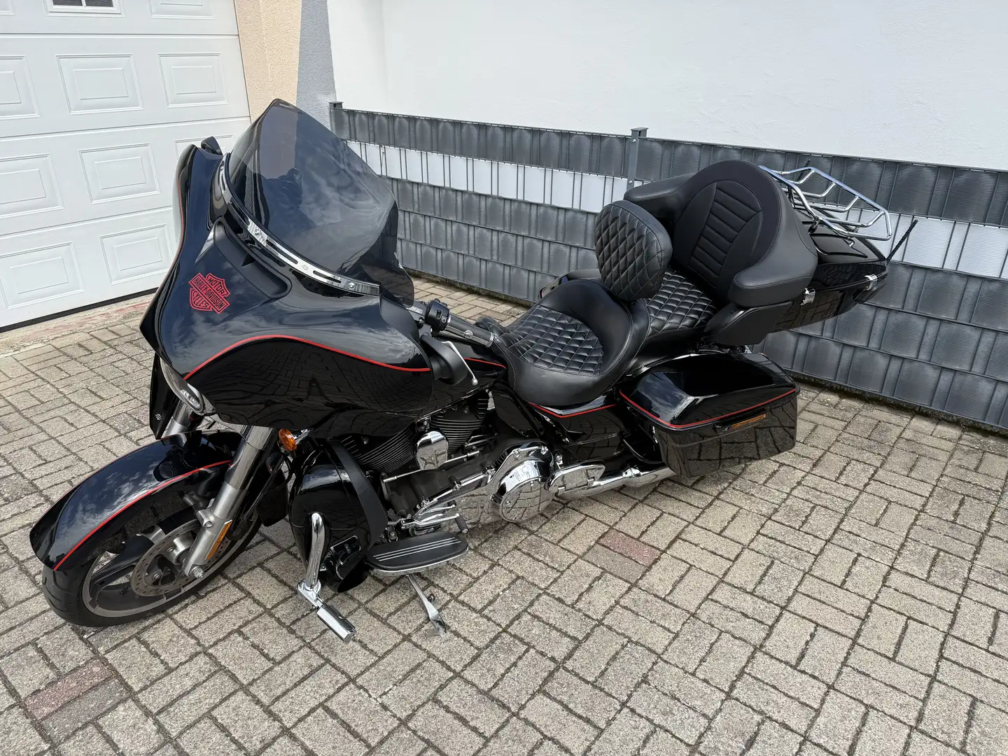Harley-Davidson Street Glide - 1