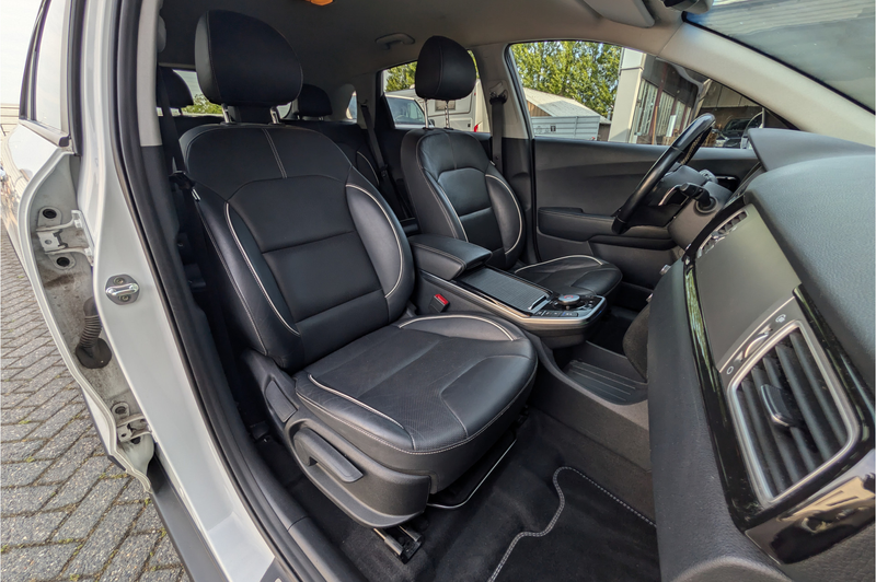Kia e-Niro ExecutiveLine 64kWh SOH 91% Warmtepomp — photo 12