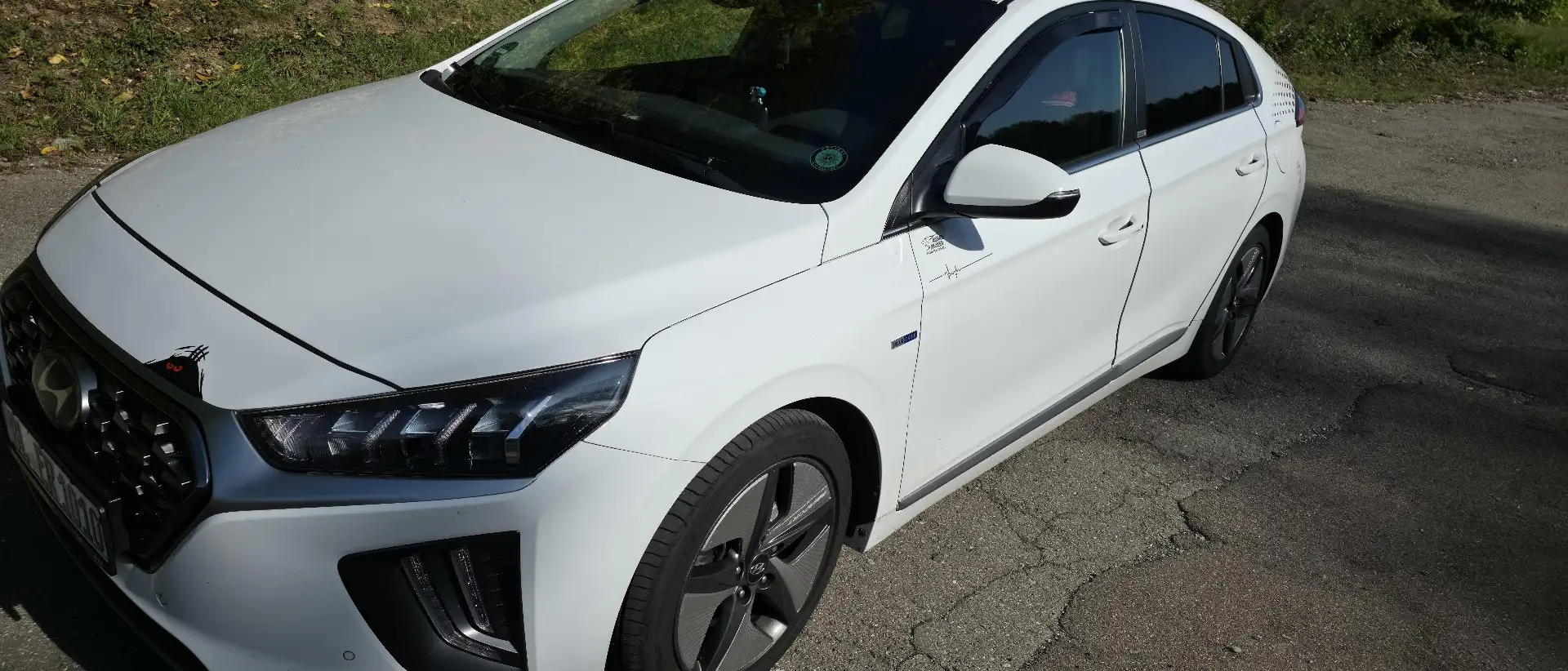 Hyundai IONIQ Hybrid 1.6 GDI Premium FL Weiß - 1