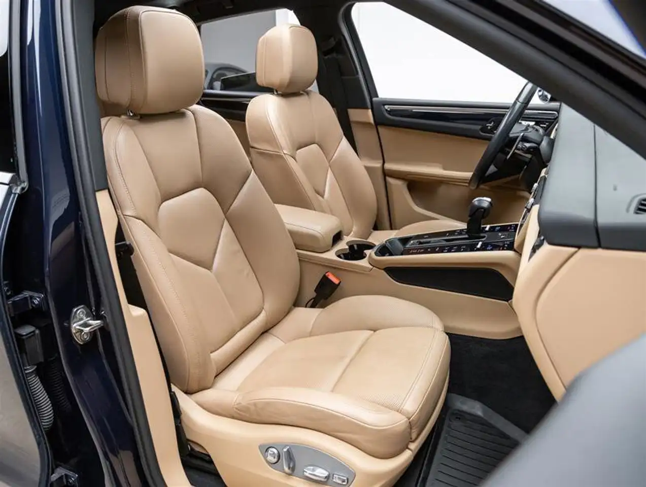 Porsche Macan снимка Porsche Macan