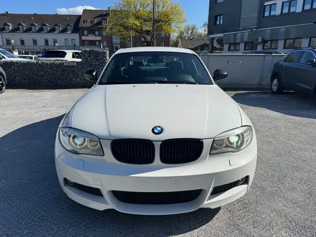 BMW 118 Coupe118d PDC LMF  Sportsizte MPaket TÜV 01/2028