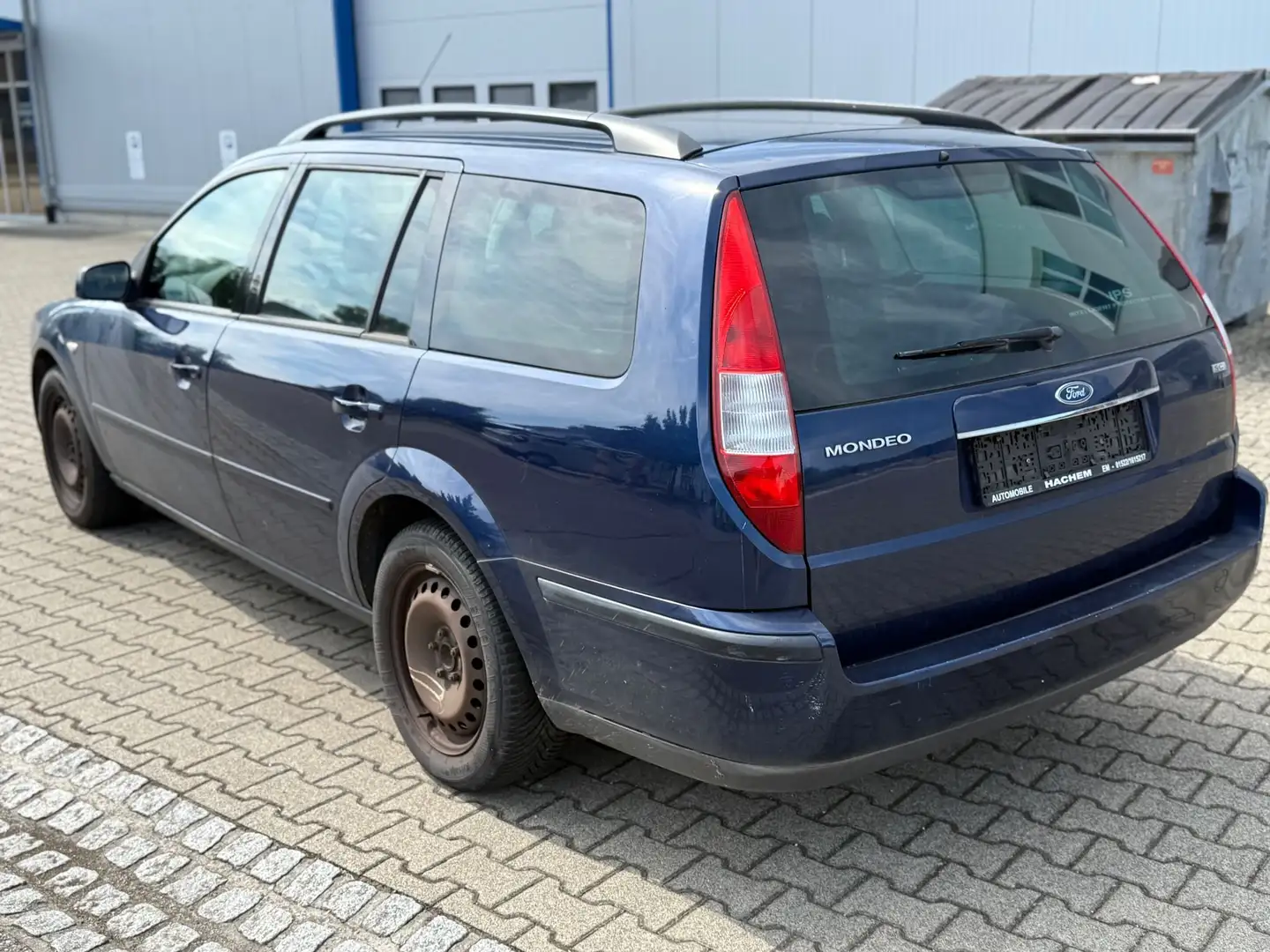 Ford Mondeo 1.8 Turnier Trend Bleu - 2