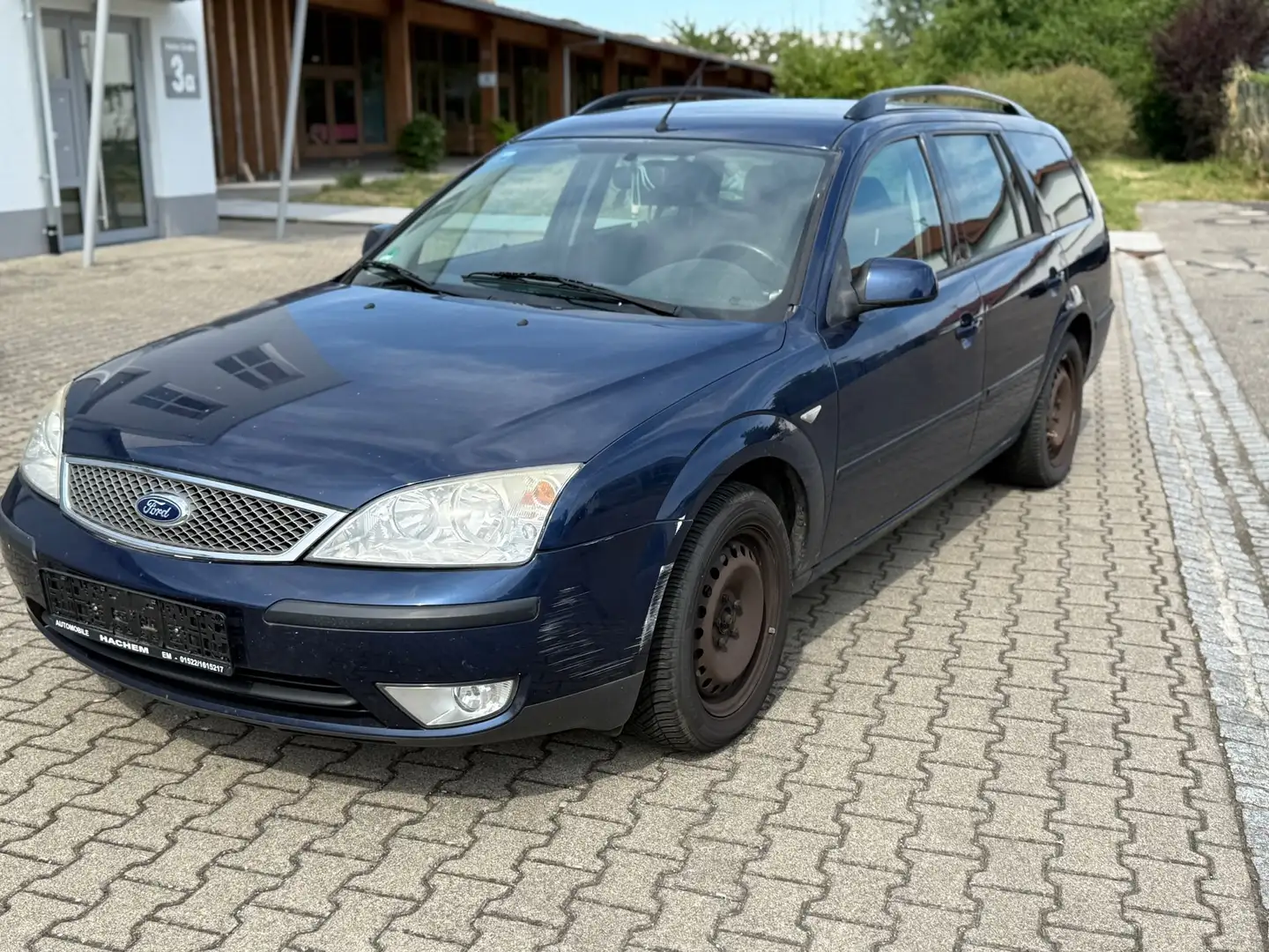Ford Mondeo 1.8 Turnier Trend Bleu - 1