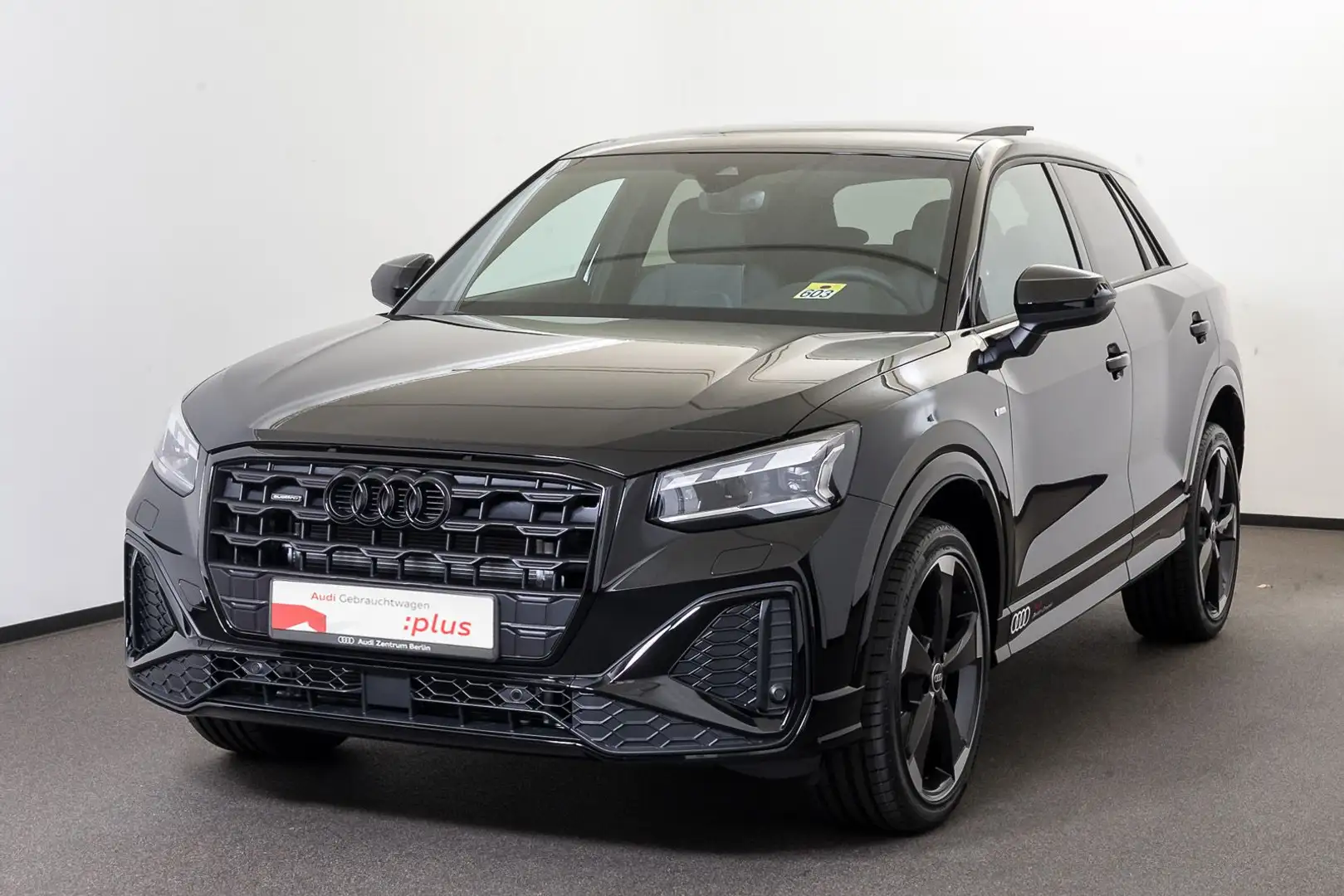 Audi Q2 S line 35 TDI quattro S tronic Černá - 2