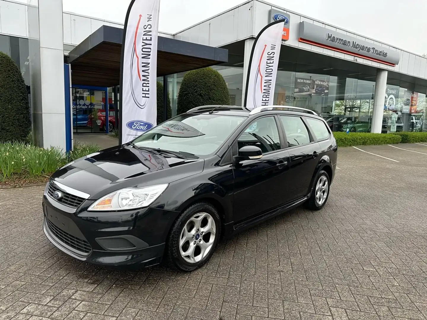 Ford Focus Zwart - 1