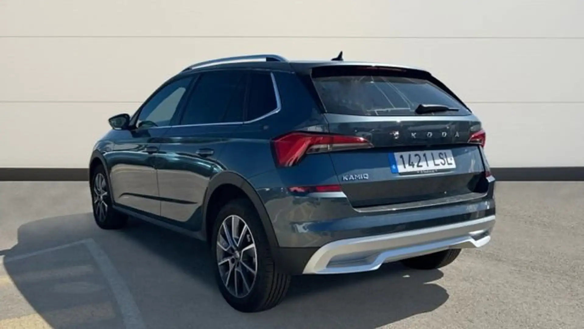 Skoda Kamiq 1.5 TSI SCOUT 150 5P Gris - 2