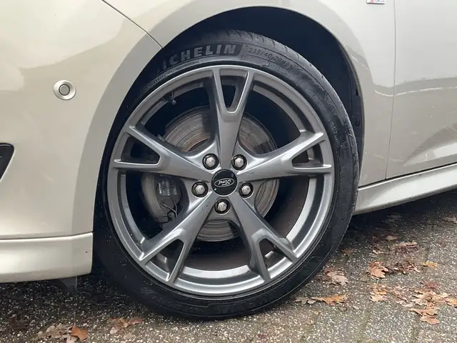 Ford Focus view 8