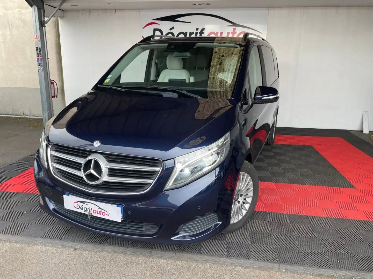 Mercedes-Benz V Compact 220 d 4Matic 7G-TRONIC PLUS 8 places Blauw - 1