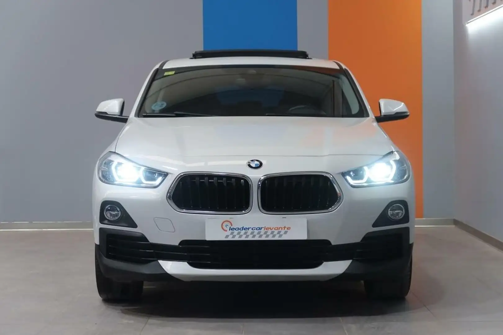 BMW X2 SDRIVE 18I ADVANTAGE 1.5 140CV AT7 Wit - 2