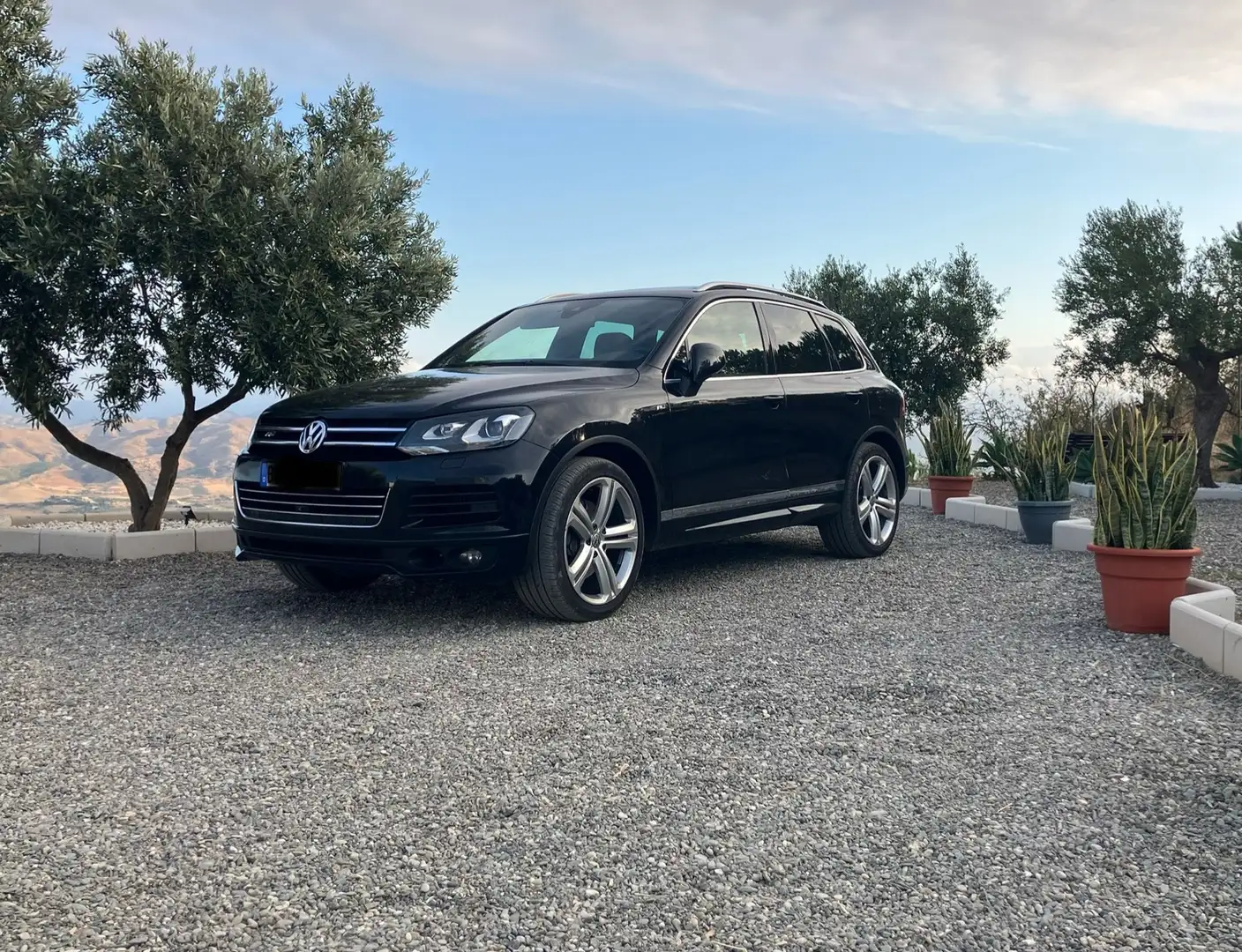 Volkswagen Touareg 4.2 V8 TDI R-Line+*AHK*PANO*360*ACC*LANE Schwarz - 1