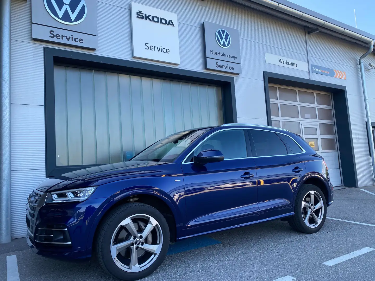 Audi Q5 3.0 TDI Sport quattro 3xS-Line,LED,Panno-Dach,ACC Blau - 2