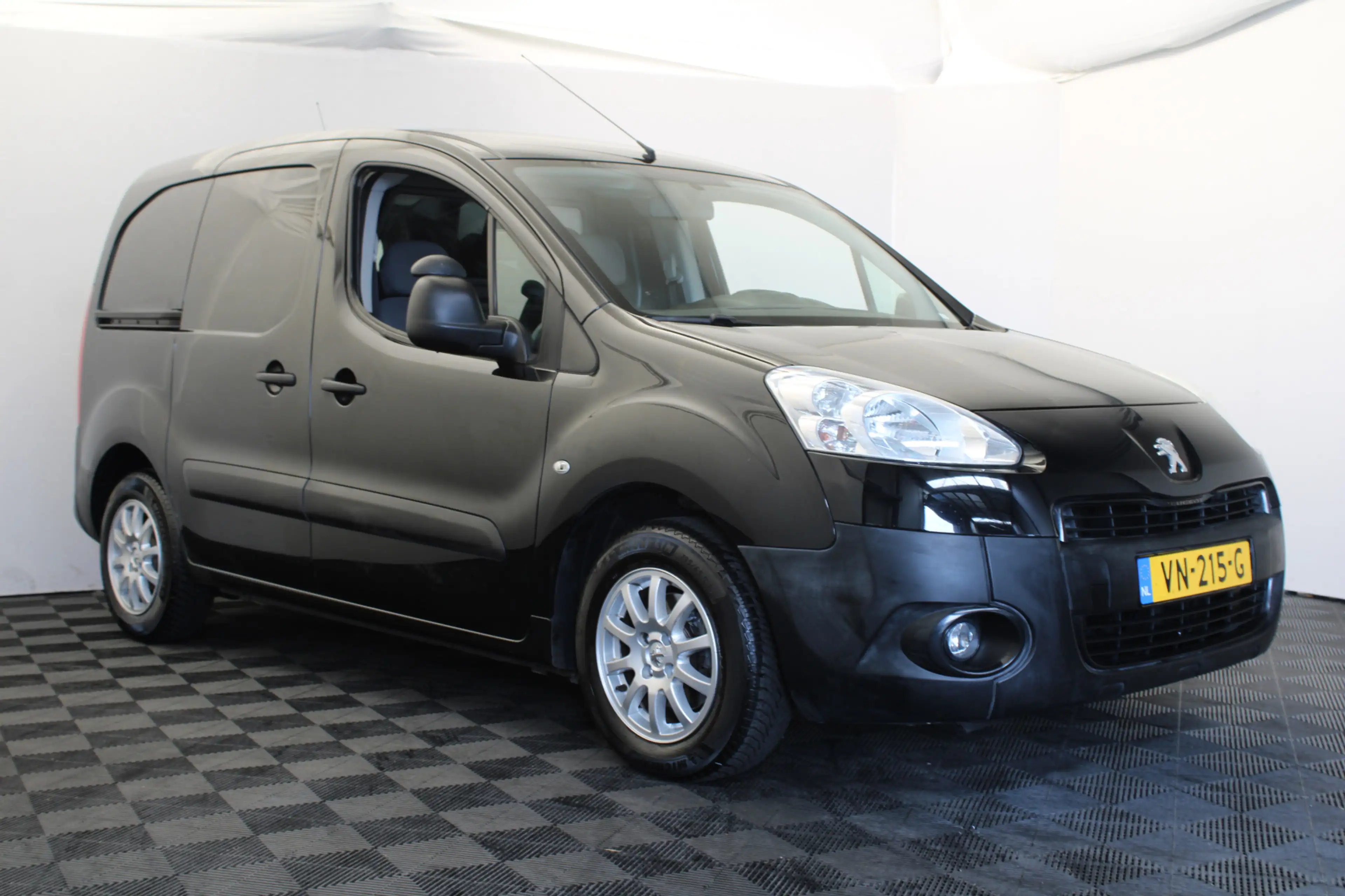 Peugeot Partner 120 1.6 e-HDI L1 2Tronic — photo 2