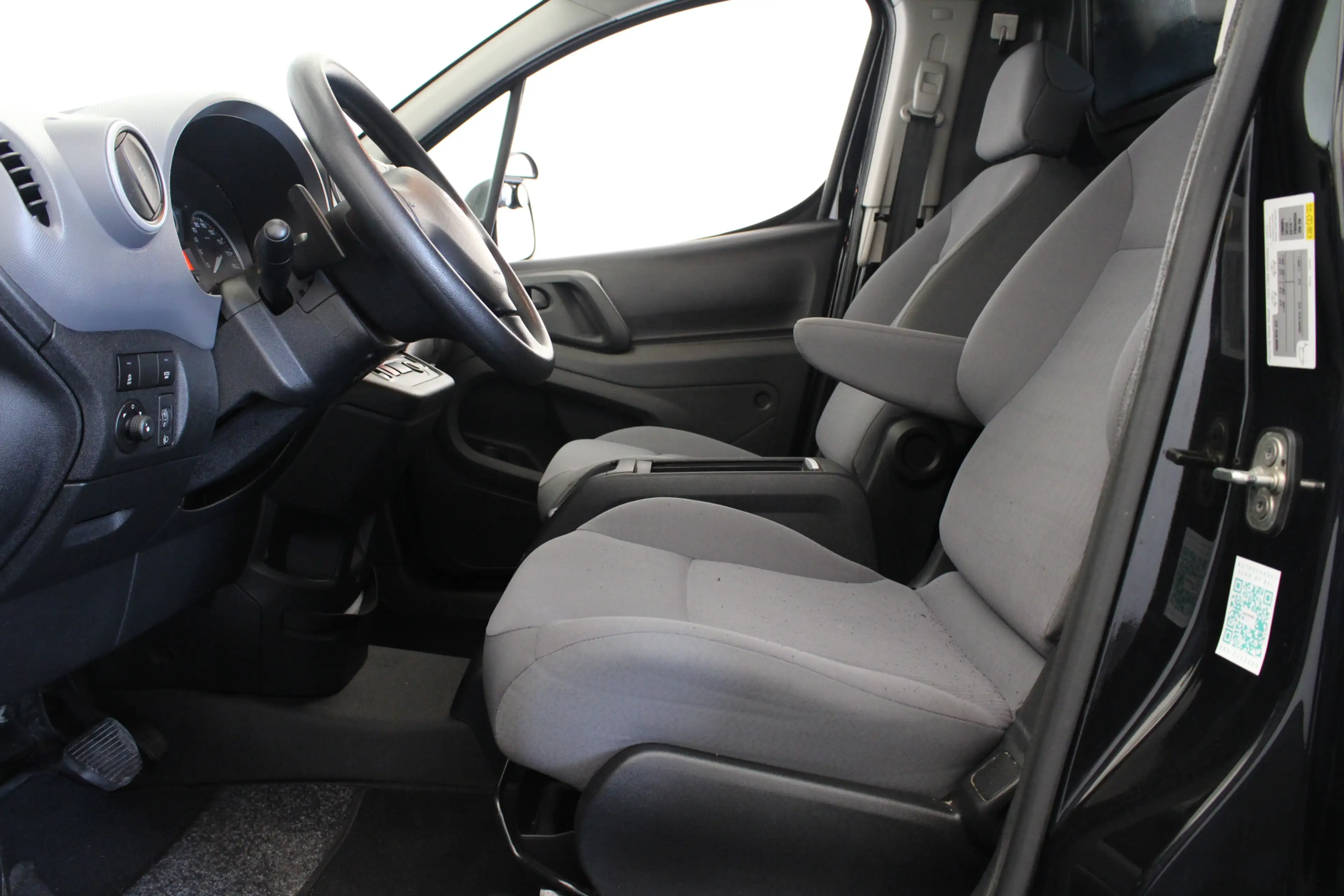 Peugeot Partner 120 1.6 e-HDI L1 2Tronic — photo 7