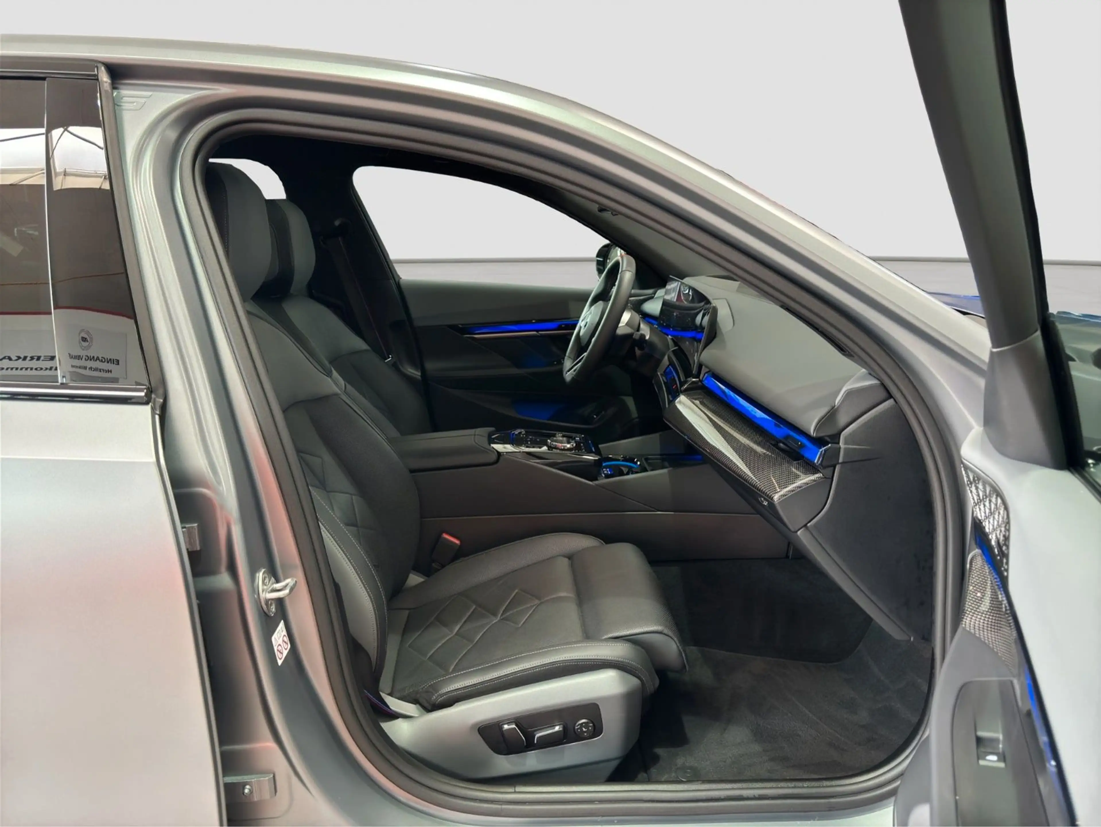 BMW i5 M60 PRO xDr ACC PANO SITZKLIMA B&W 360°FROZEN — photo 9