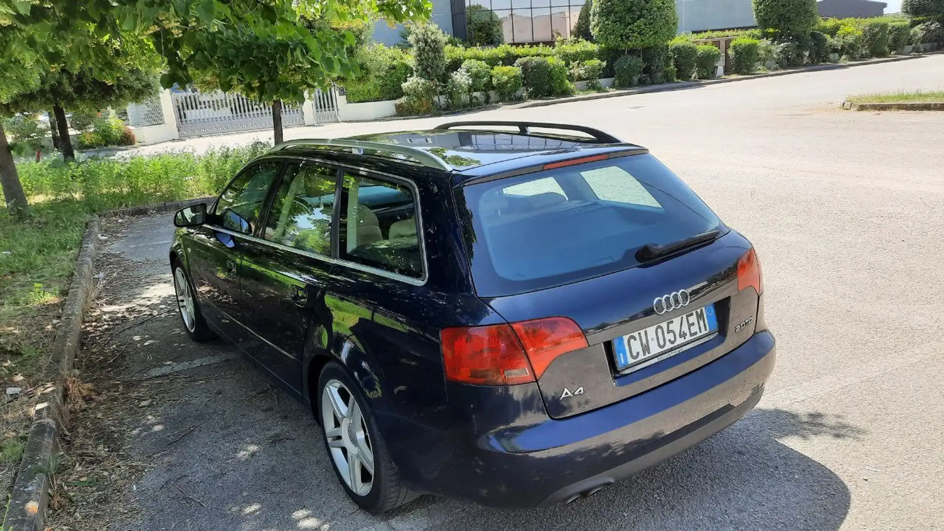 Audi A4 Avant 2.0 tdi - 2