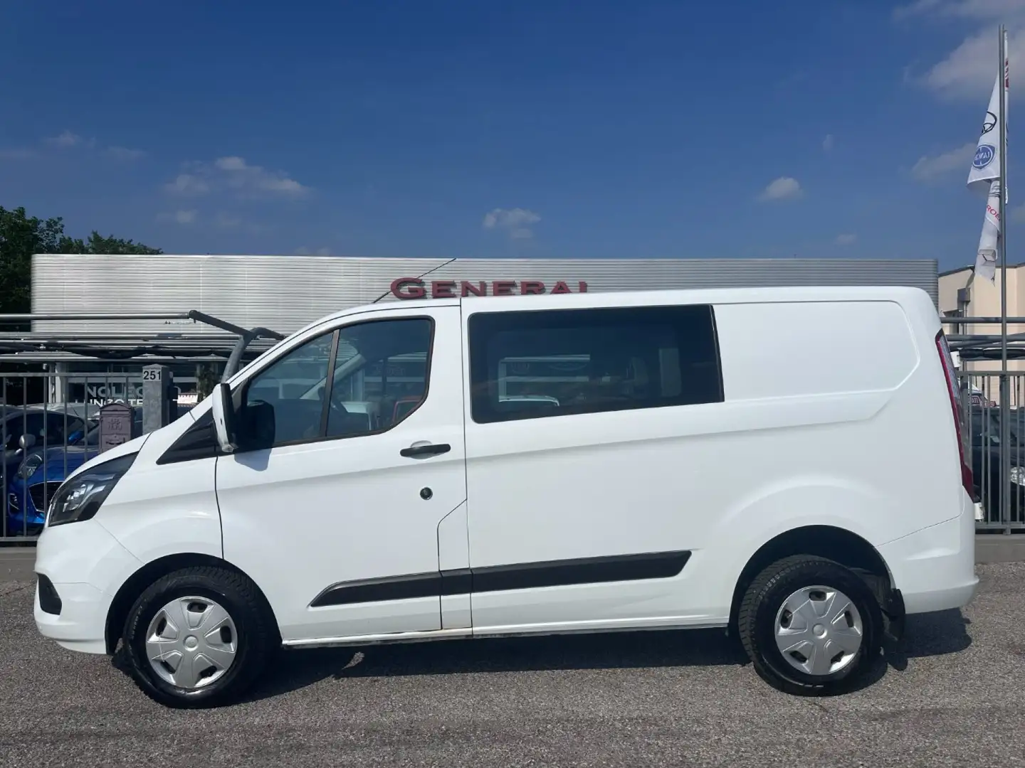 Ford Transit Custom 6 POSTI 2.0 TDCi 130CV Furgone Trend Bianco - 1