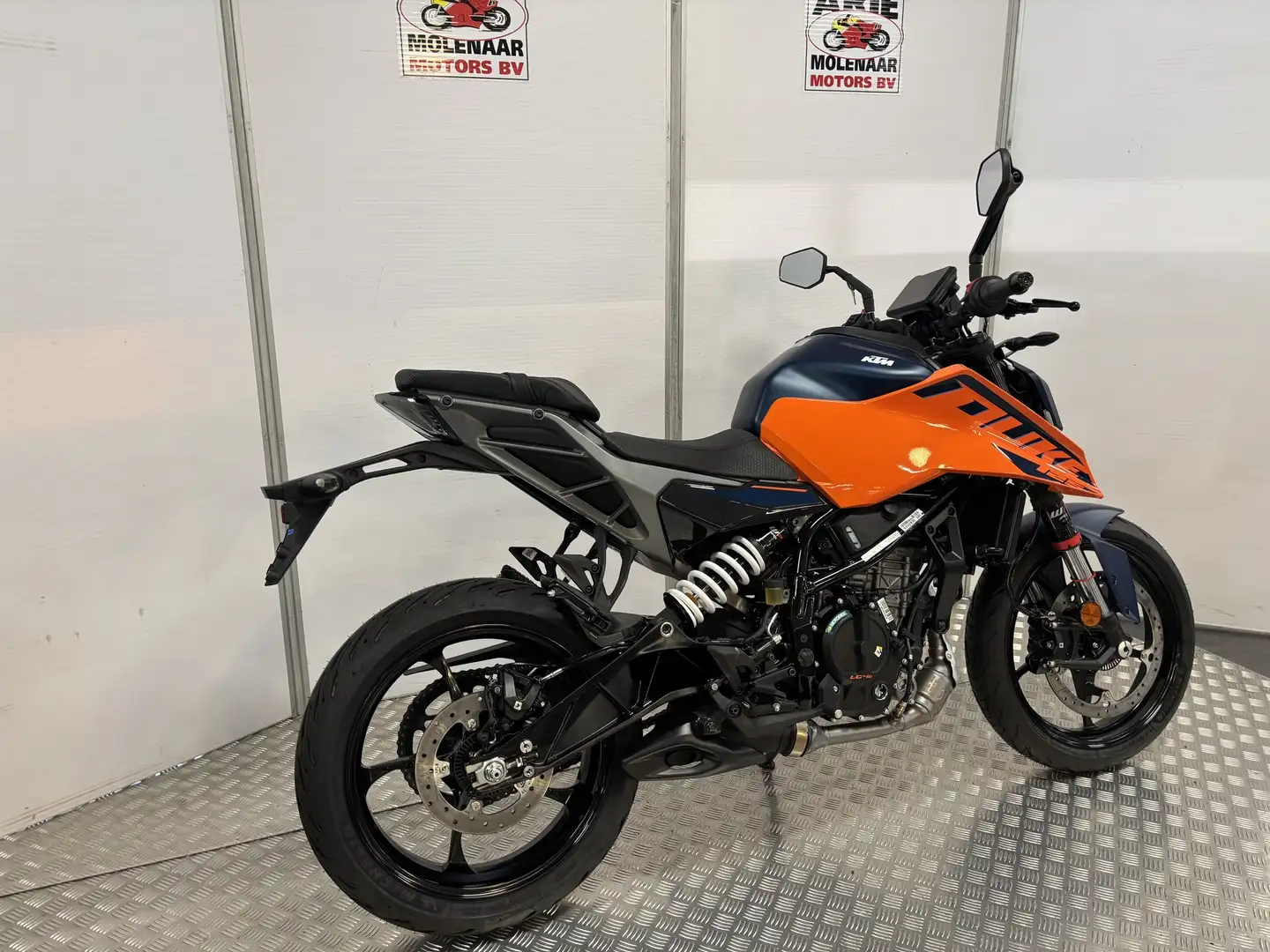 KTM 125 Duke ABS Oranje - 2