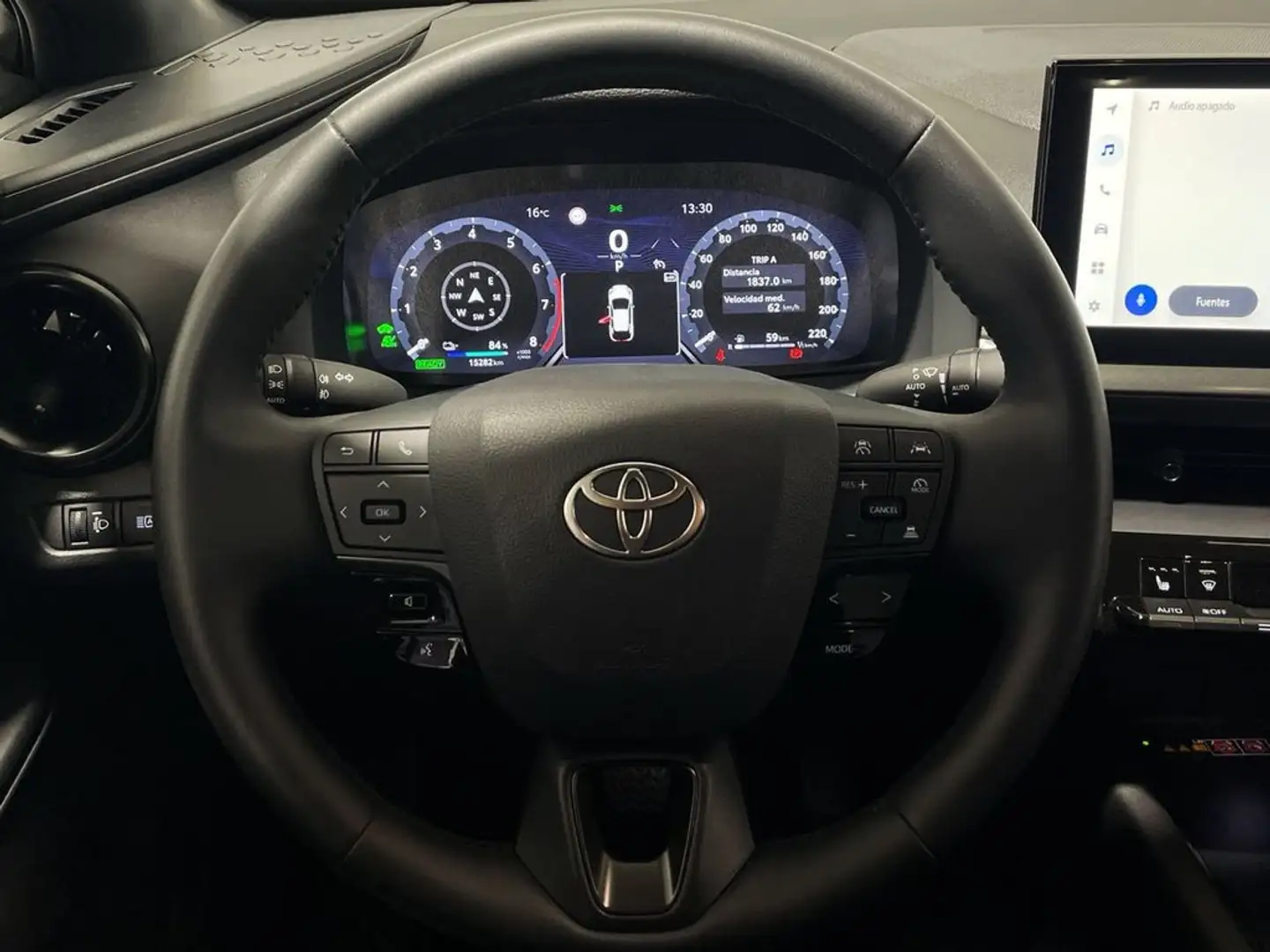 Toyota C-HR CHR 220H PlugIn Advance Weiß - 2