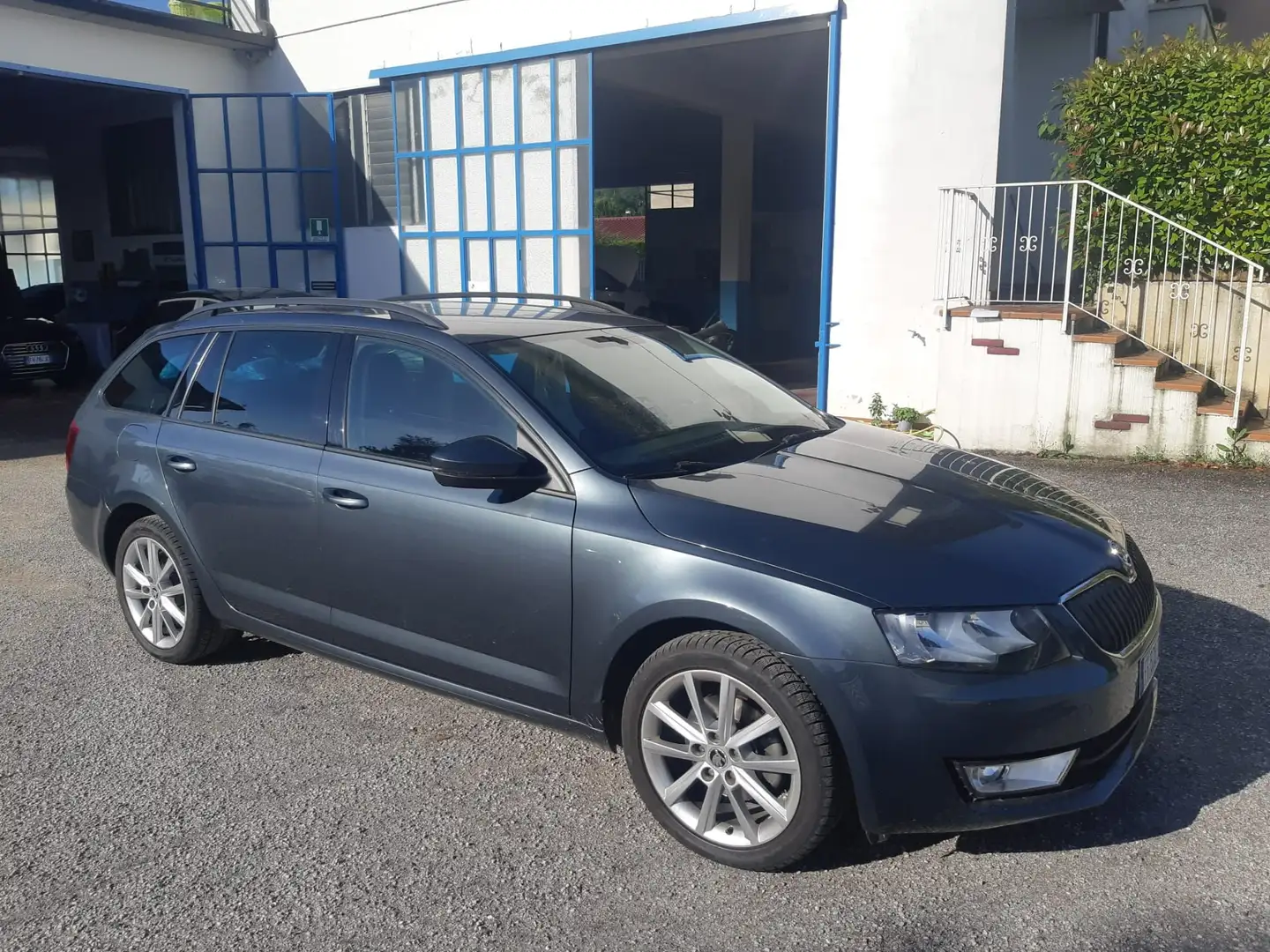 Skoda Octavia Octavia '16 Wagon Wagon 2.0 tdi Ambition 150cv E6 Сірий - 1