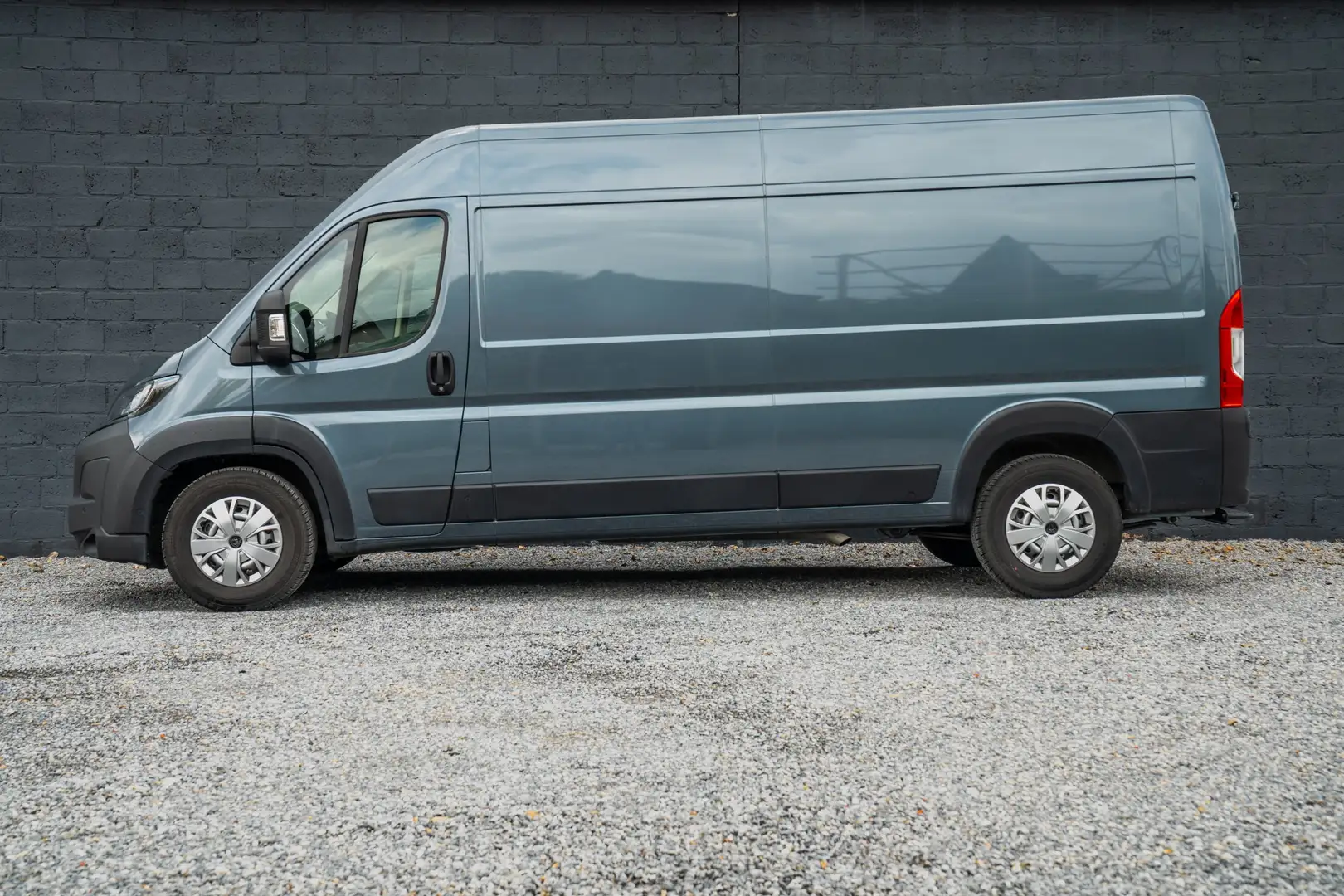 Peugeot Boxer 2.2 HDI 180pk AUTOMAAT/NAVI/CAMERA L3H2 Grijs - 2