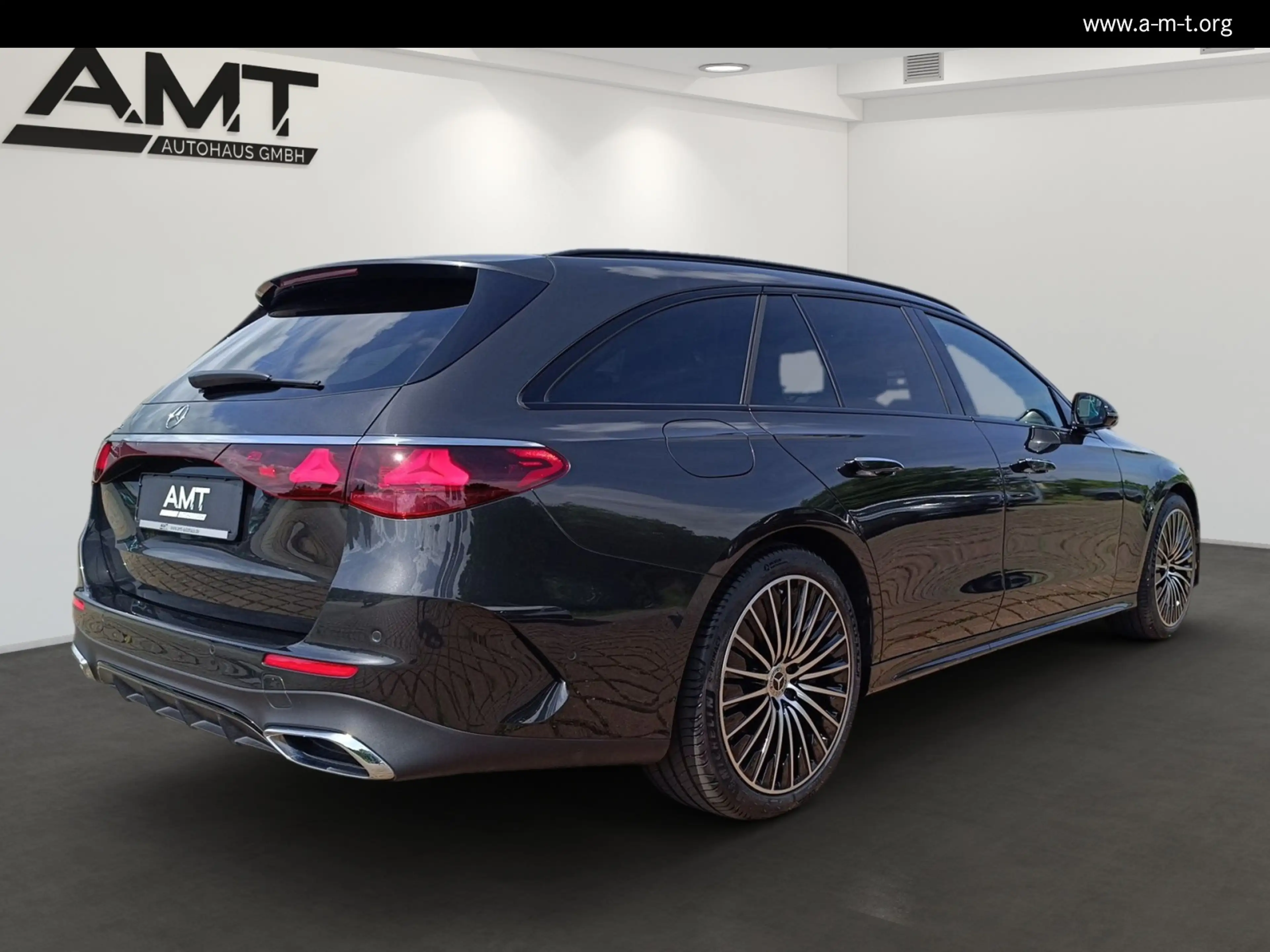 Mercedes-Benz E 300 E 300 de T AMG Premium*Pano*AHK*Superscreen*DC LED — photo 3