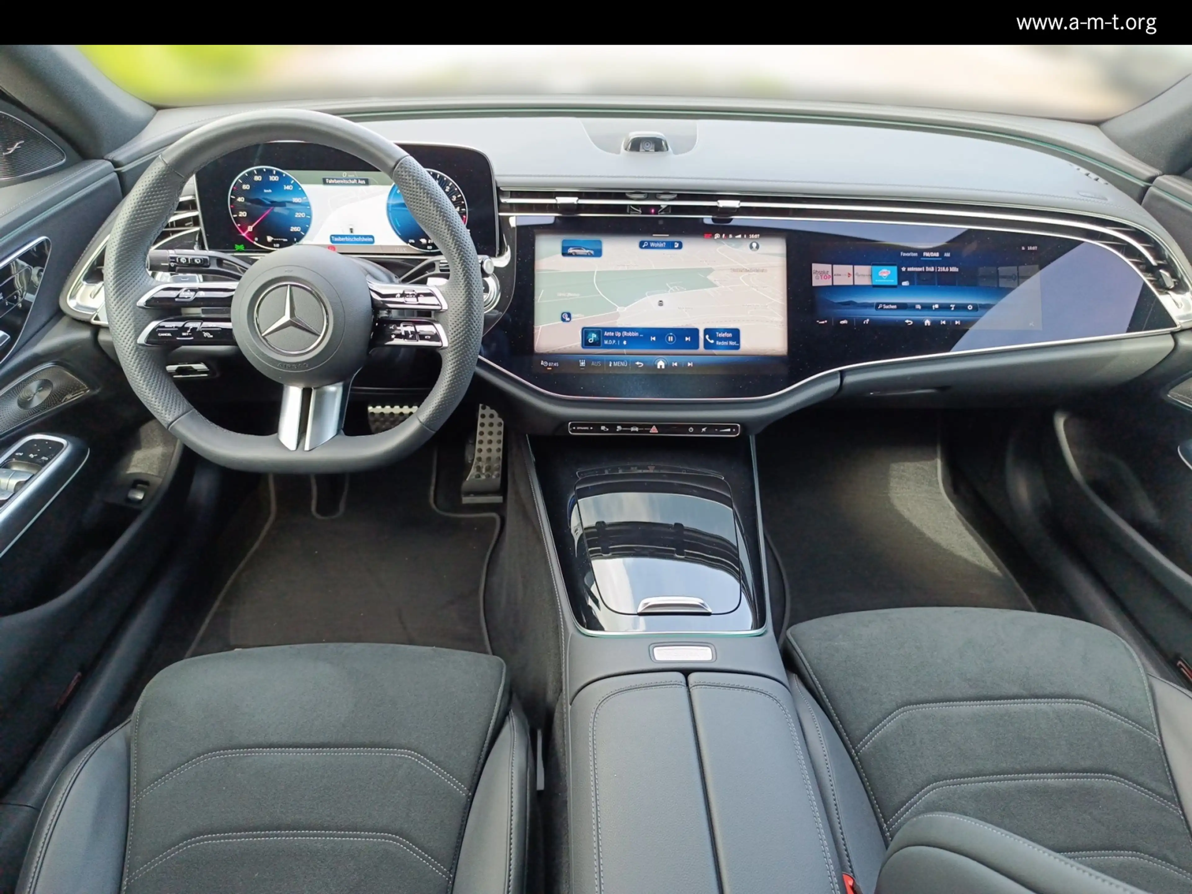 Mercedes-Benz E 300 E 300 de T AMG Premium*Pano*AHK*Superscreen*DC LED — photo 9