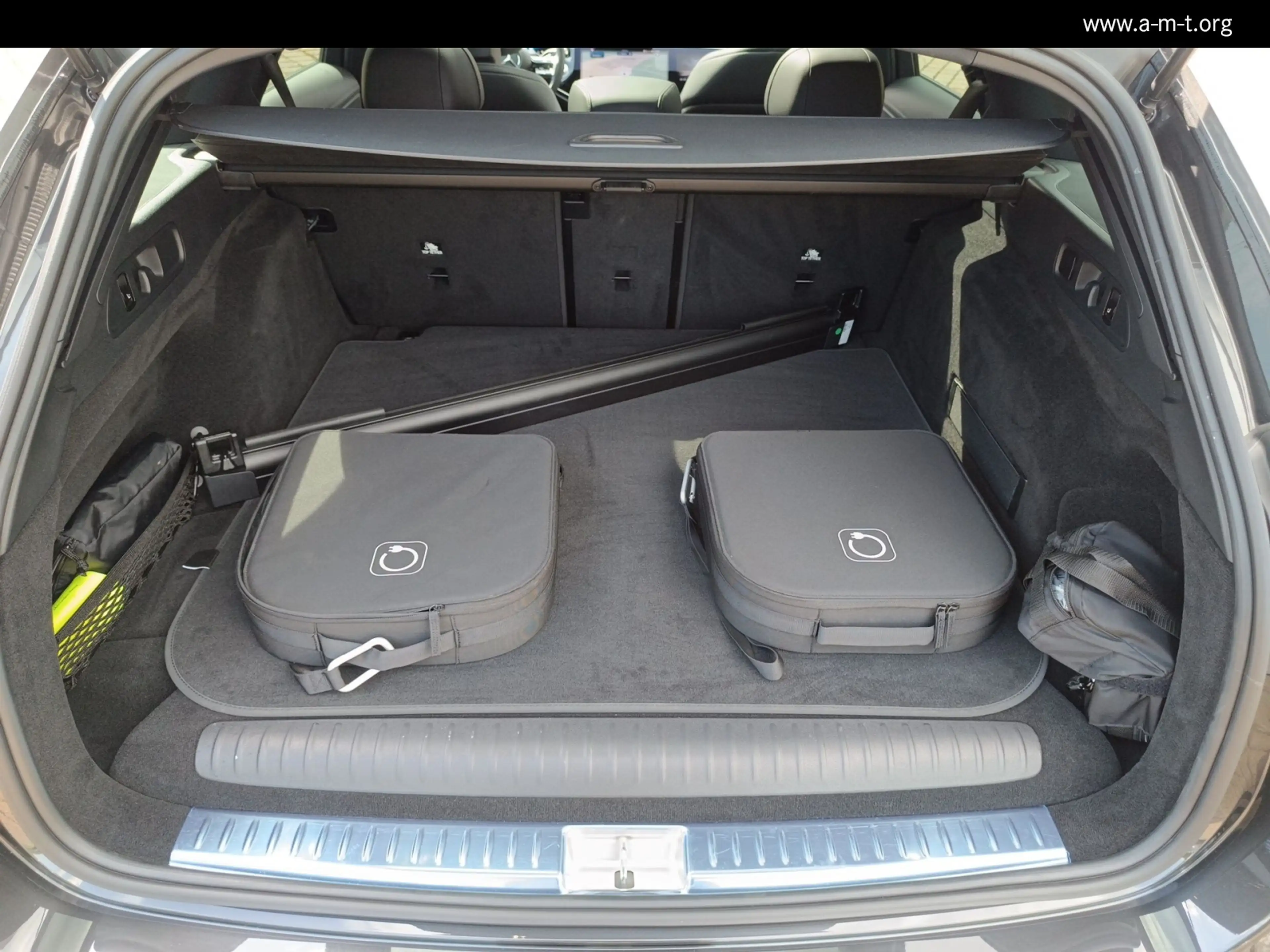 Mercedes-Benz E 300 E 300 de T AMG Premium*Pano*AHK*Superscreen*DC LED — photo 10