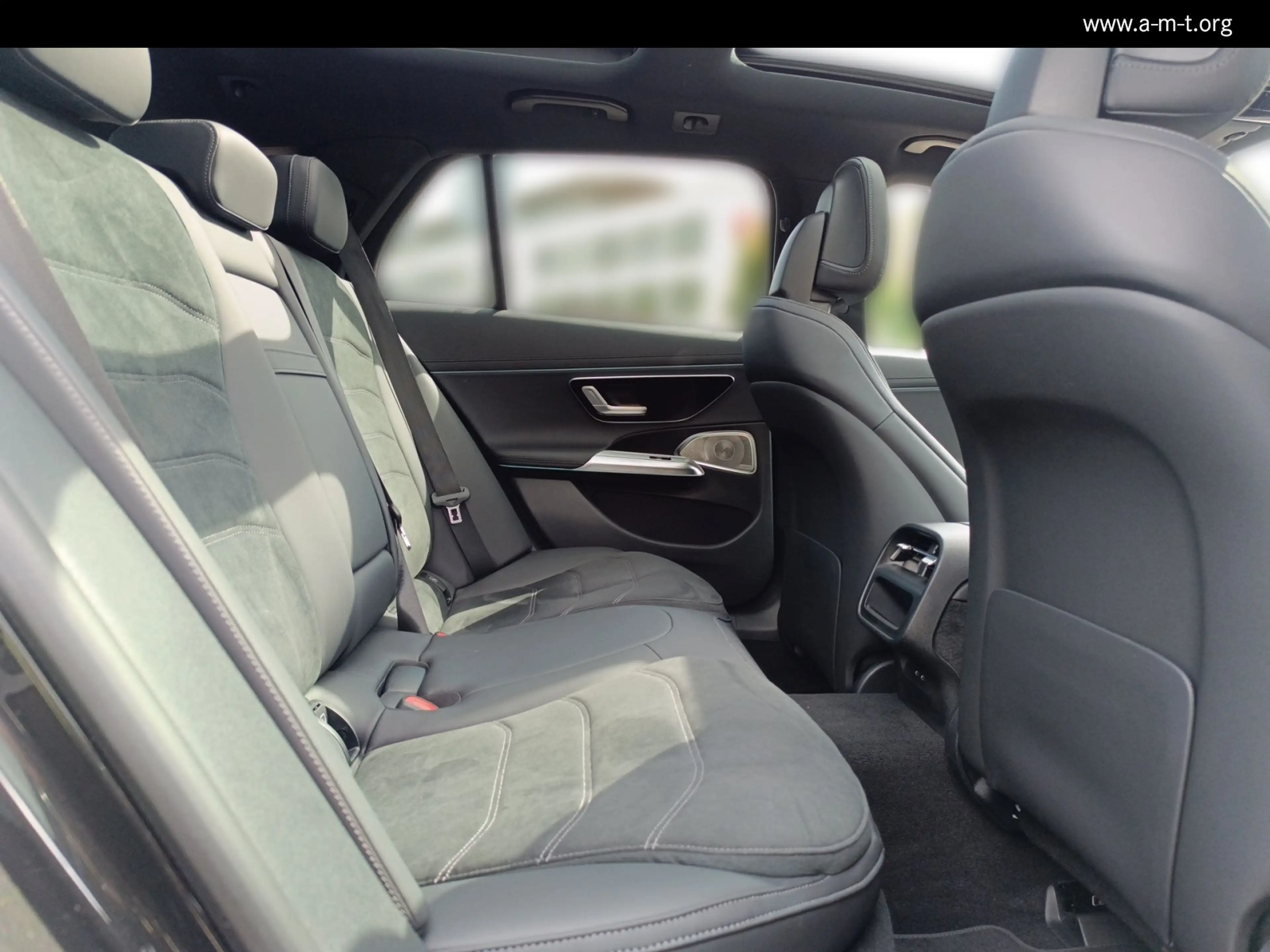 Mercedes-Benz E 300 E 300 de T AMG Premium*Pano*AHK*Superscreen*DC LED — photo 11