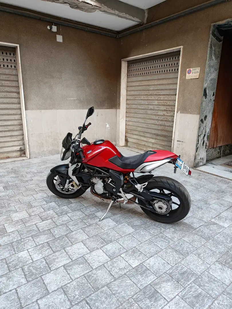 MV Agusta Brutale 800 Rouge - 2