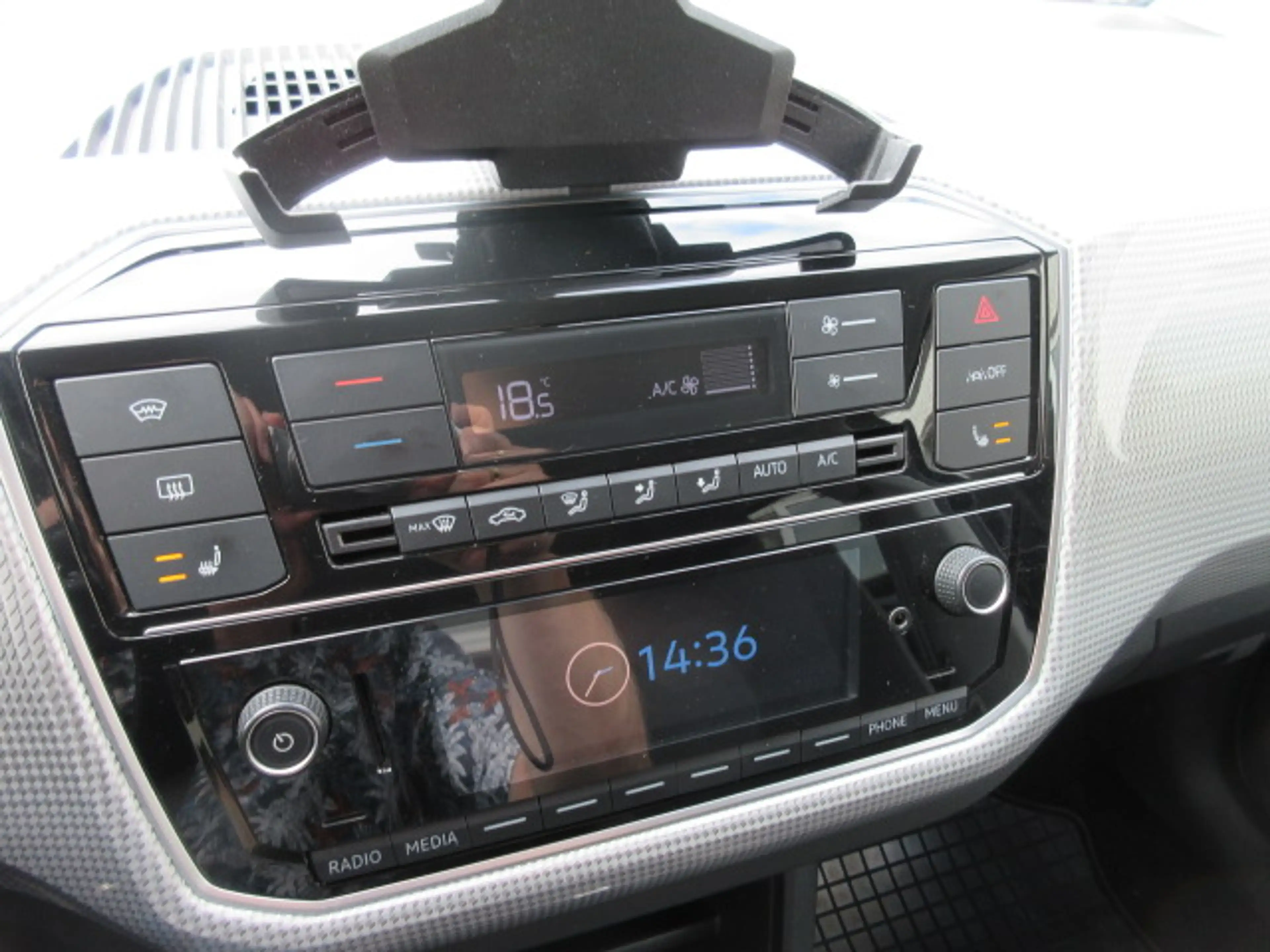 Volkswagen e-up! Style "Plus" Automaik NAVIV KAMERA GRA ALU APS SITZHEIZUNG CLIMATRONIC — photo 10