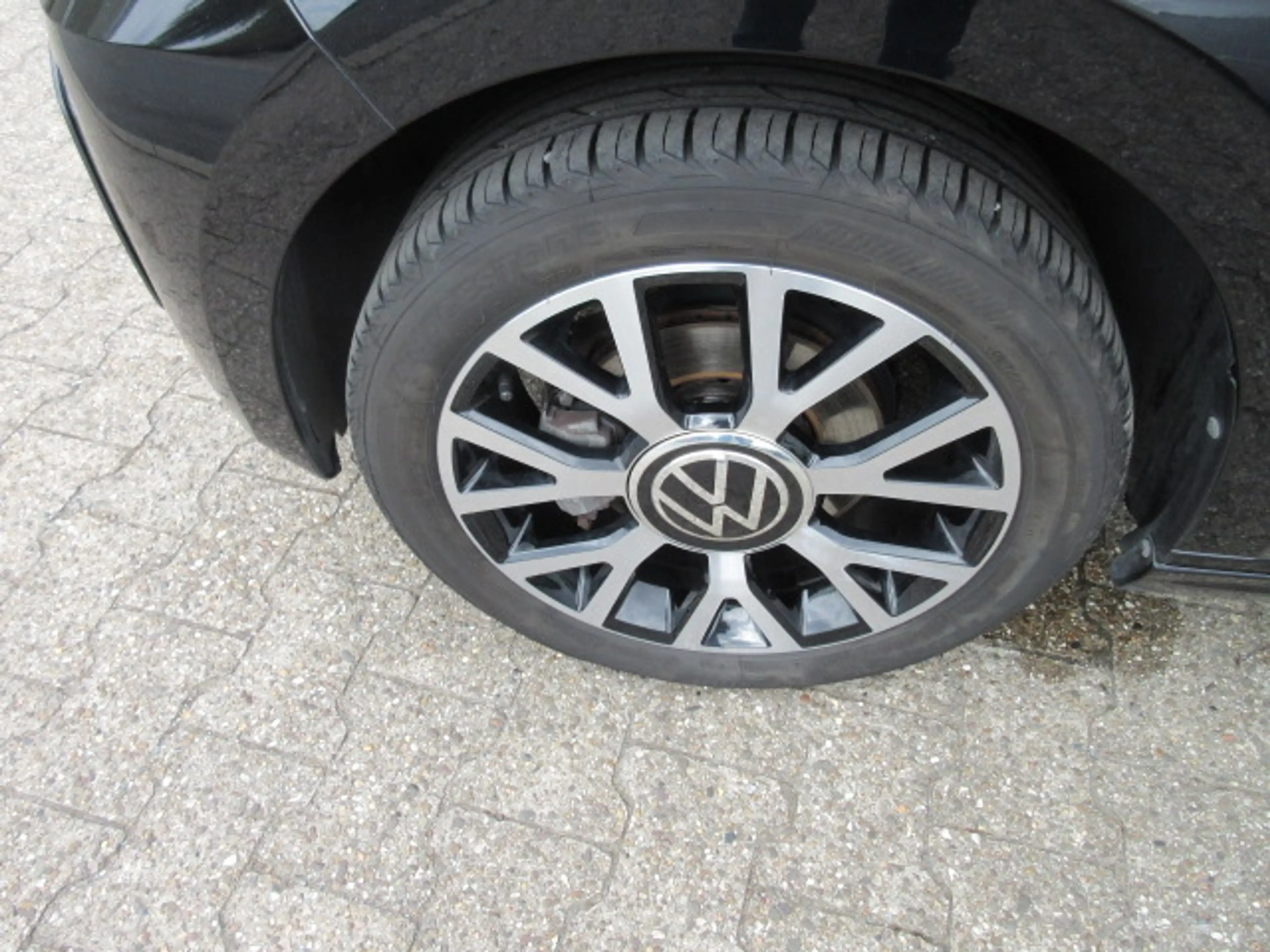 Volkswagen e-up! Style "Plus" Automaik NAVIV KAMERA GRA ALU APS SITZHEIZUNG CLIMATRONIC — photo 5