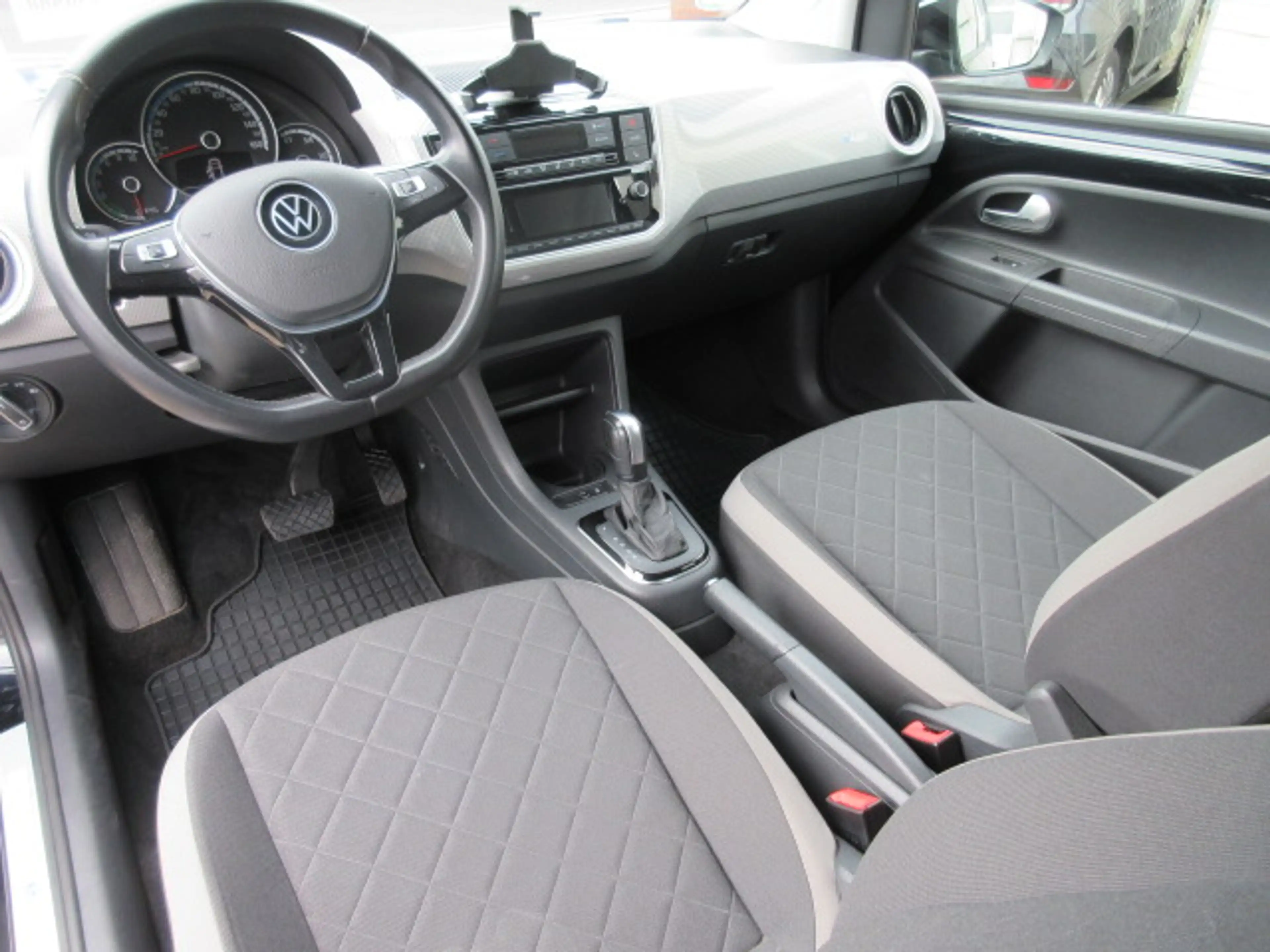 Volkswagen e-up! Style "Plus" Automaik NAVIV KAMERA GRA ALU APS SITZHEIZUNG CLIMATRONIC — photo 8
