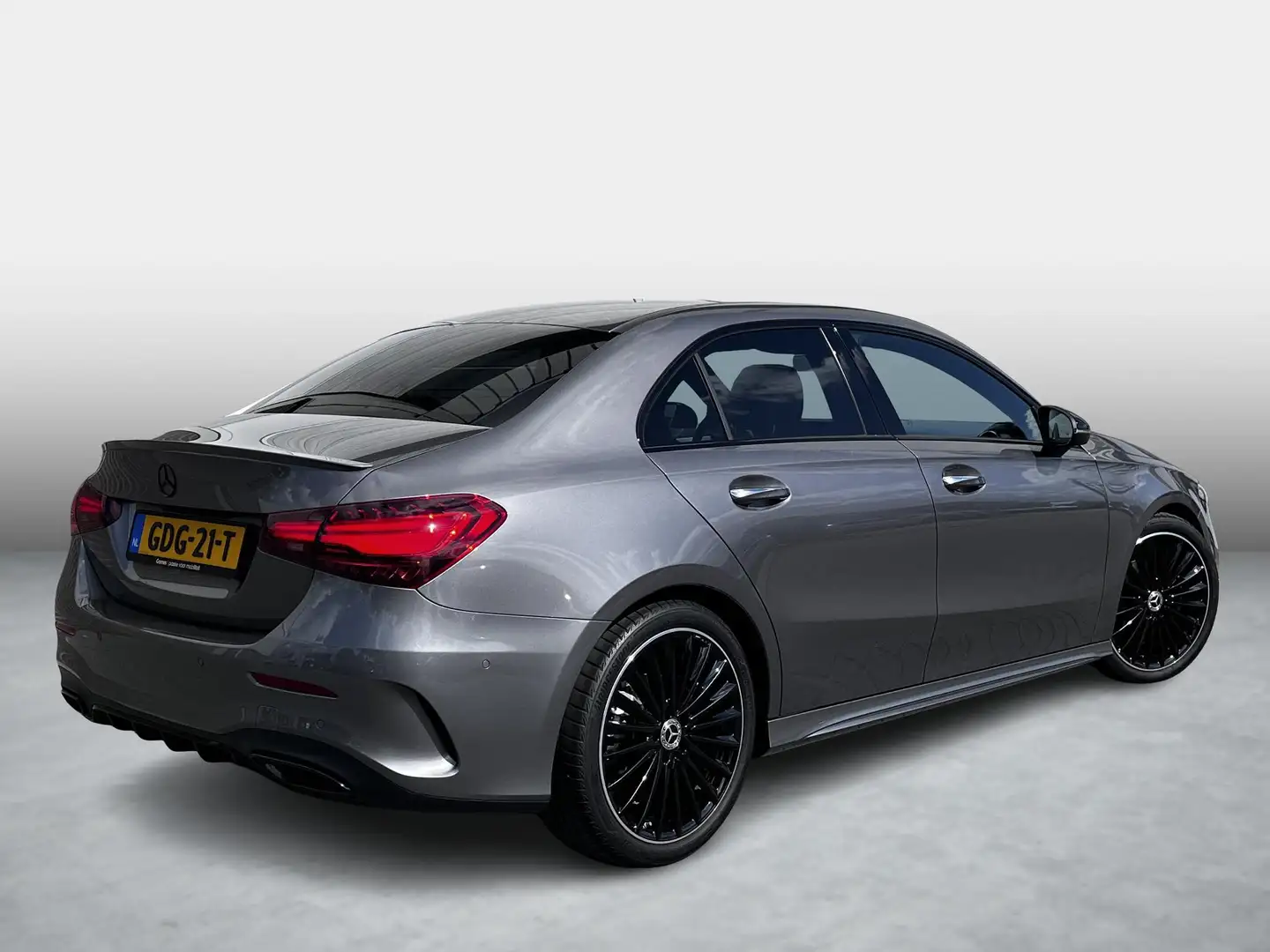 Mercedes-Benz A 180 Limousine Star Edition AMG | Night Pakket | Panora Gris - 2