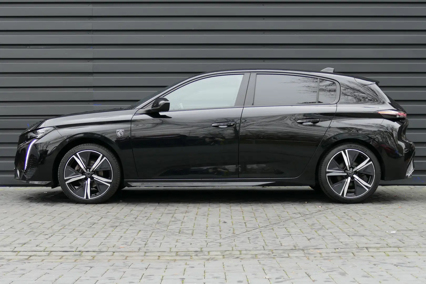 Peugeot 308 1.2 PURETECH 130PK GT AUTOMAAT / NAVI / ALCANTARA Zwart - 2