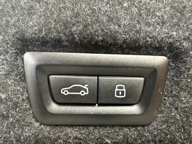 BMW i5 view 9