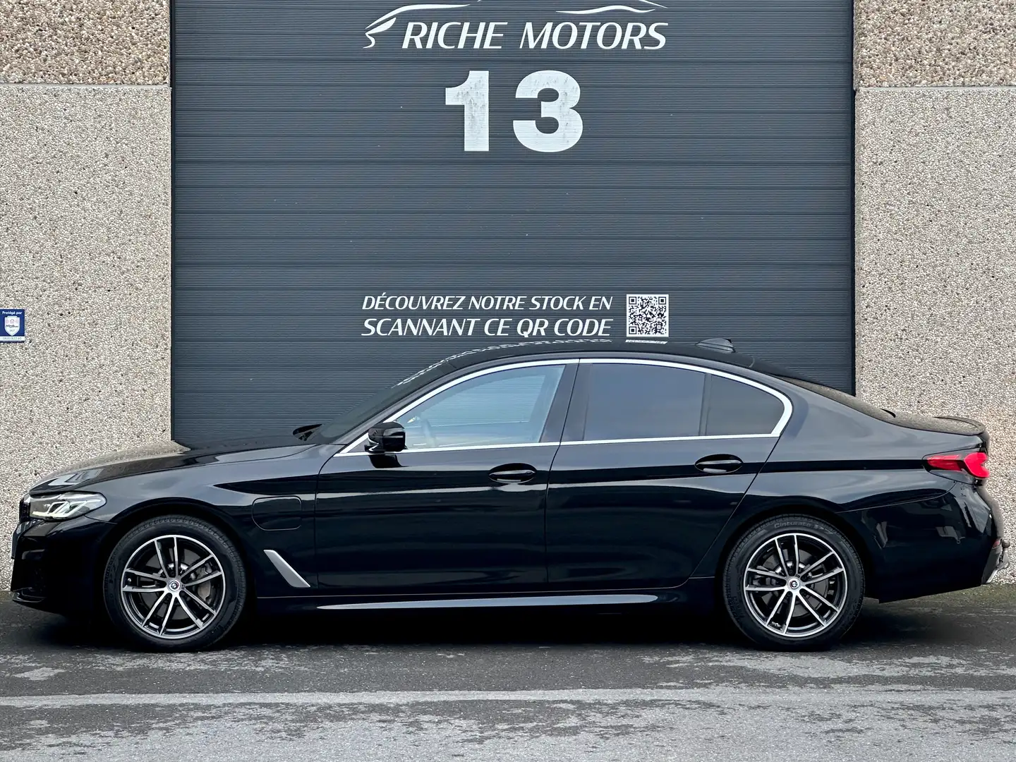 BMW 530 e PHEV / M Sport / HK / LED / Att. remorque / TVA Zwart - 2