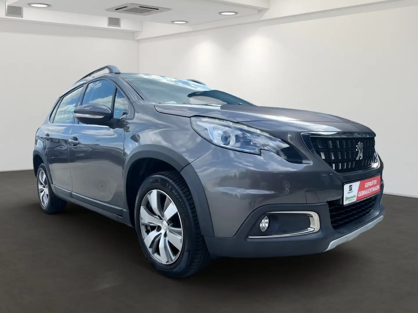 Peugeot 2008 Allure Grün - 2