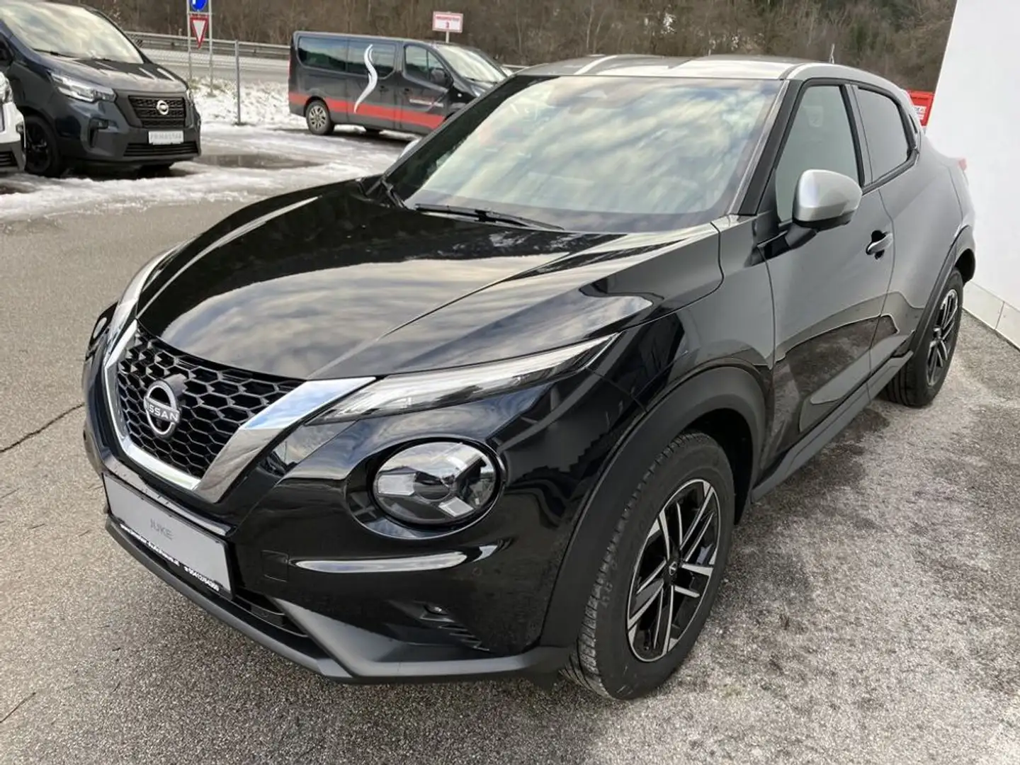 Nissan Juke 1,0 DIG-T N-Connecta+ 2-Farb Schwarz - 1